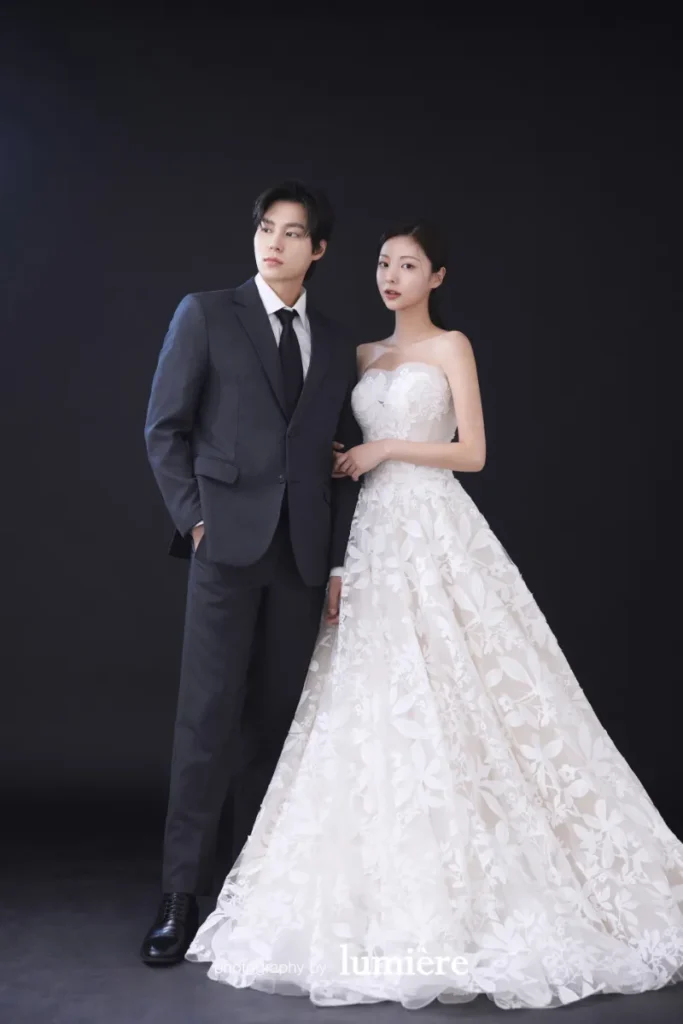 かっこいいウェディングフォト_ブラック背景1