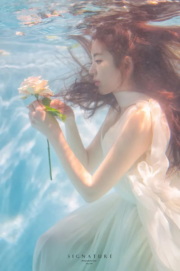 かっこいいウェディングフォト_水中ショット4