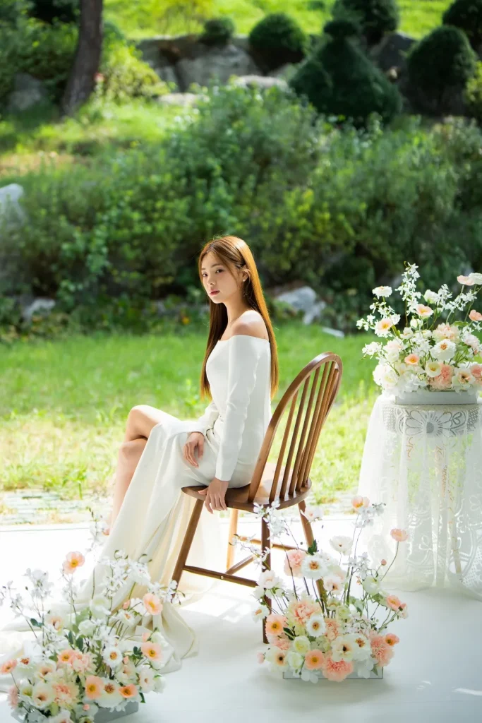 大人っぽいストレートのウェディングヘア_01