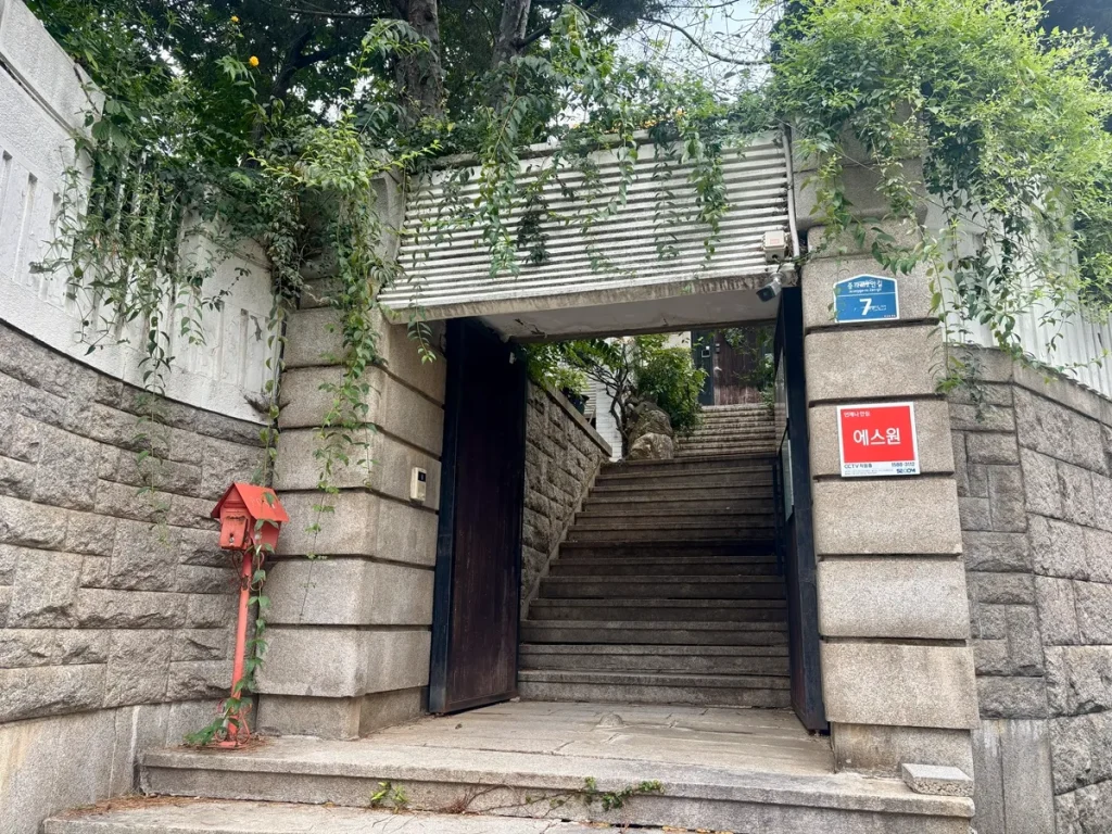 BODA STUDIO(ボダスタジオ) _入口門