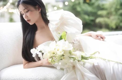 花嫁に今人気のストレートヘアとは？ダウンスタイルのウェディングヘアを徹底紹介