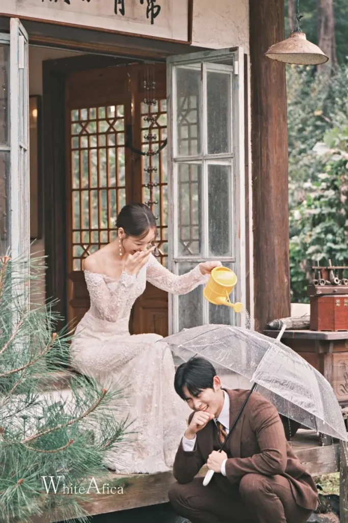 雨の前撮り・ウェディングフォト_傘ショット2