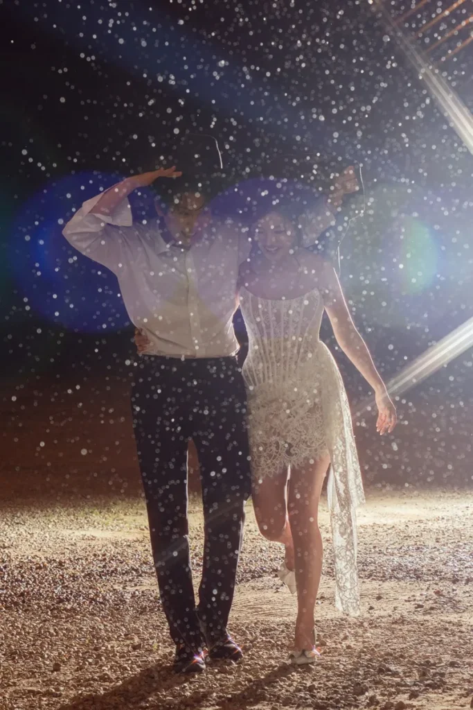 雨の前撮り・ウェディングフォト_どしゃぶりショット2